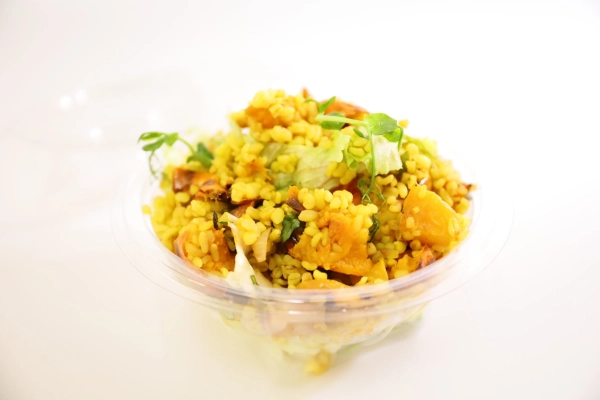 Salát s pečenou zeleninou a bulgurem (400g)