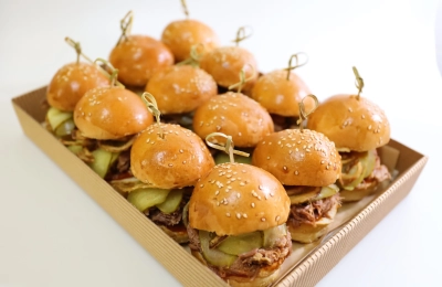 Brioška s trhaným vepřovým masem (12ks)