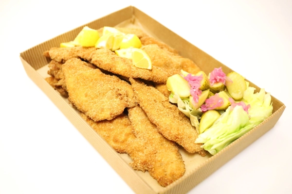 Smažené vepřové miniřízečky z panenky, citron, okurka (1kg)