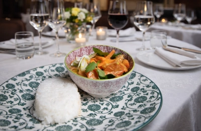 Thajské kari se zeleninou a jasmínovou rýží