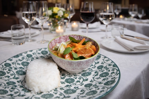 Thajské kari se zeleninou a jasmínovou rýží